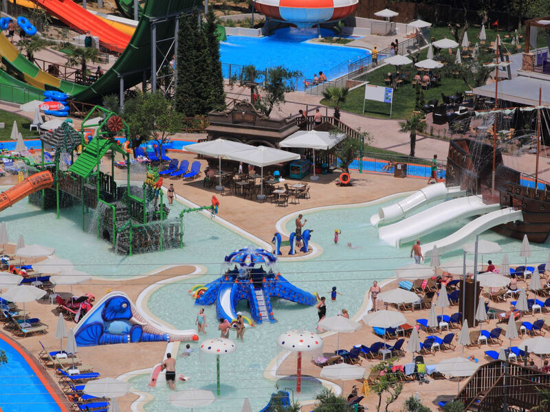 Aqua Bay Suites