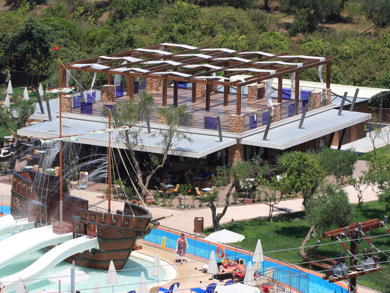 Aqua Bay Suites