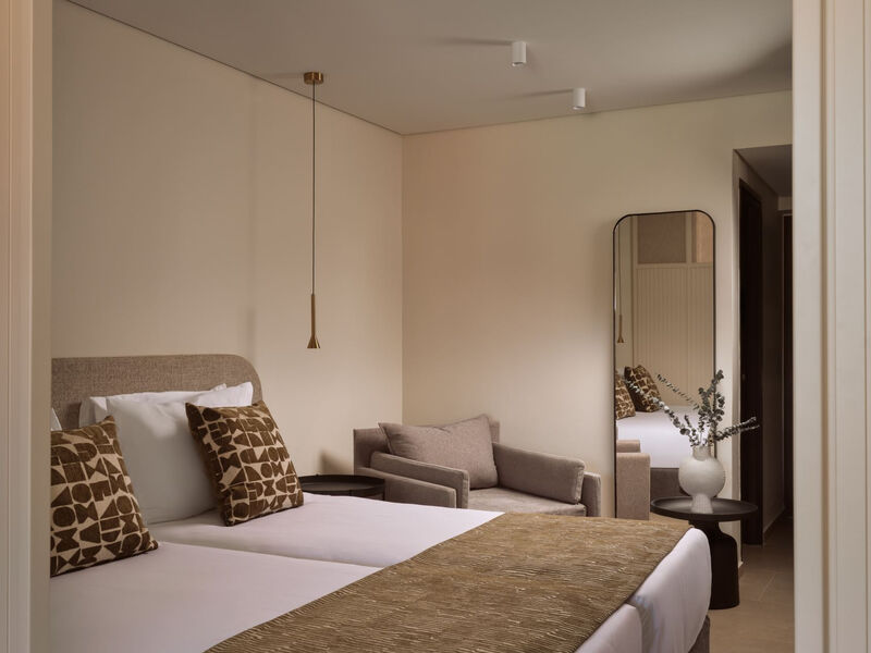 Aqua Deluxe