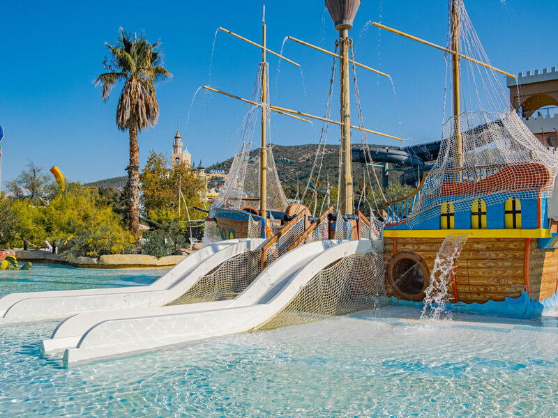 Aqua Fantasy Aquapark Hotel and Spa