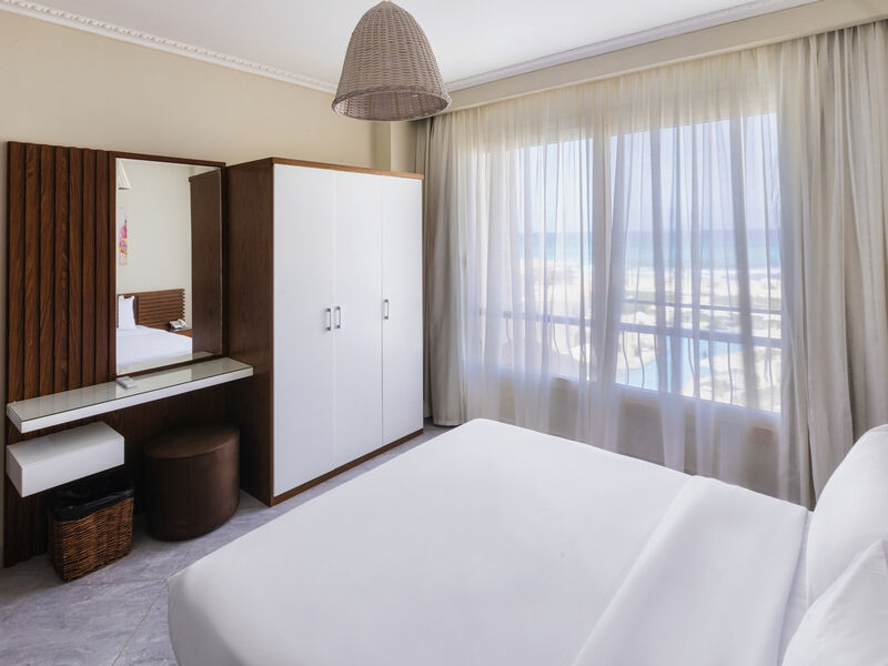 Aqua Heneish Beach