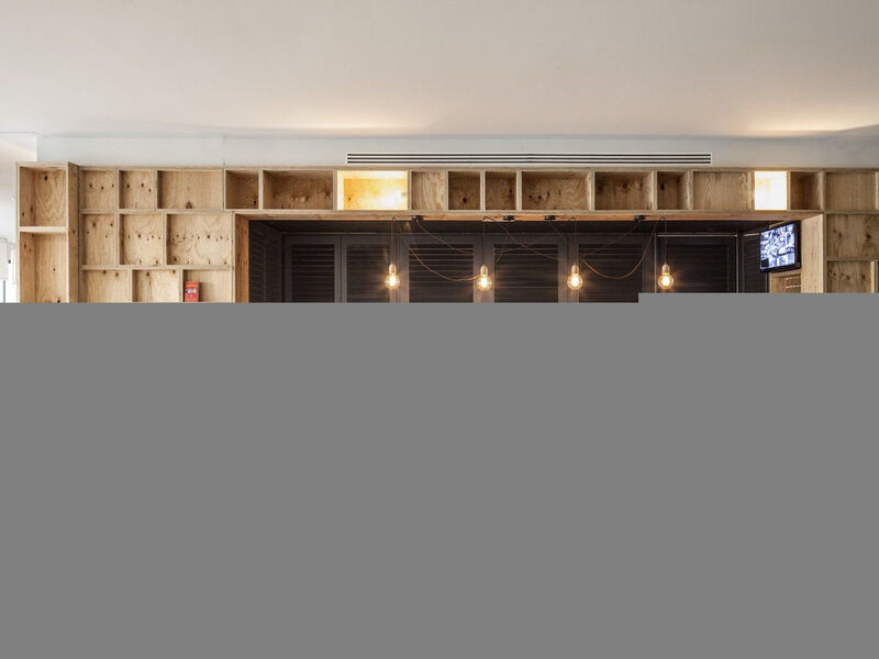 Aqua Hotel Bertran Park