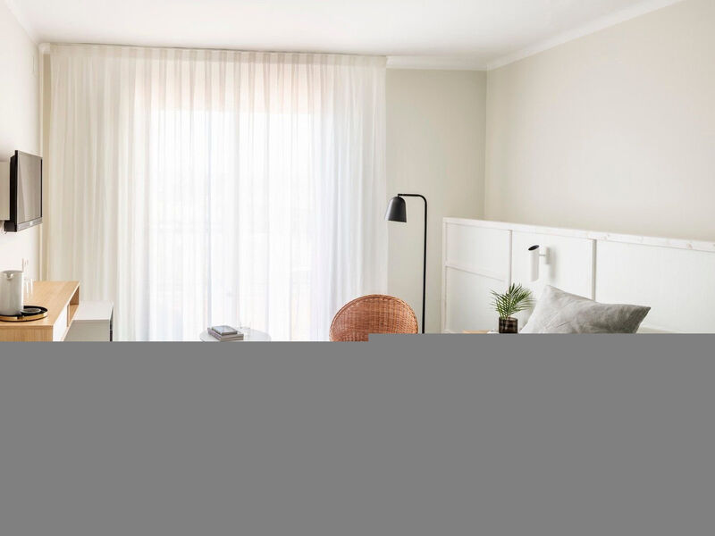 Aqua Hotel Bertran Park