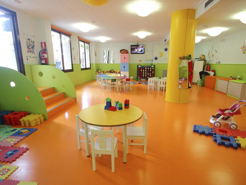 Aqua Montagut Suites
