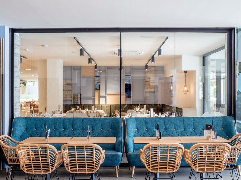 Aqua Montagut Suites