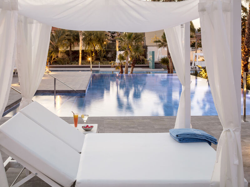 Aqua Hotel Silhouette & Spa