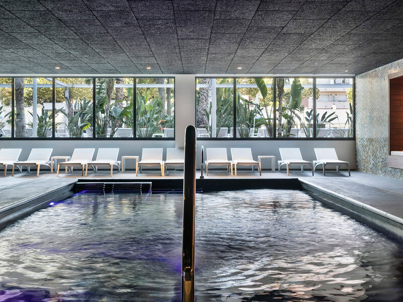 Aqua Hotel Silhouette & Spa
