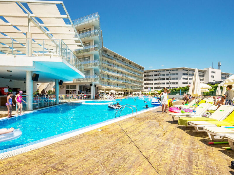 Aqua Nevis Clubhotel