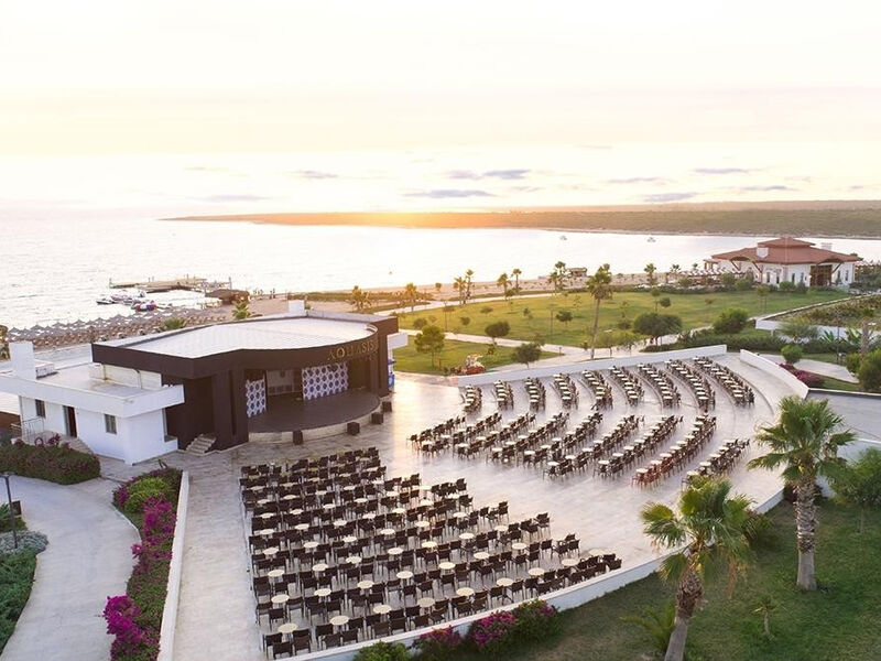 Aquasis De Luxe Resort & Spa