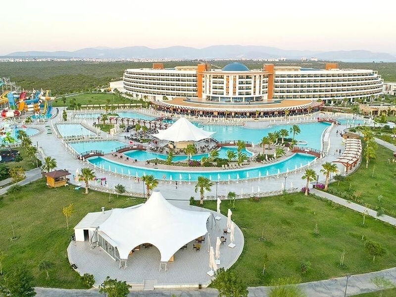 Aquasis De Luxe Resort & Spa