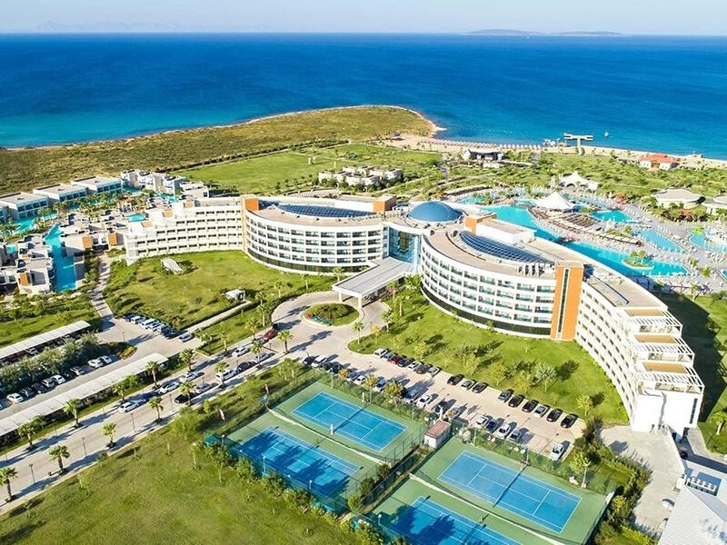 Aquasis De Luxe Resort & Spa