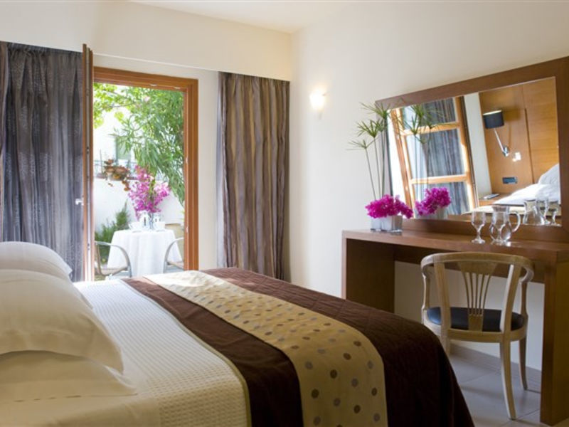 Aressana Spa Hotel & Suites