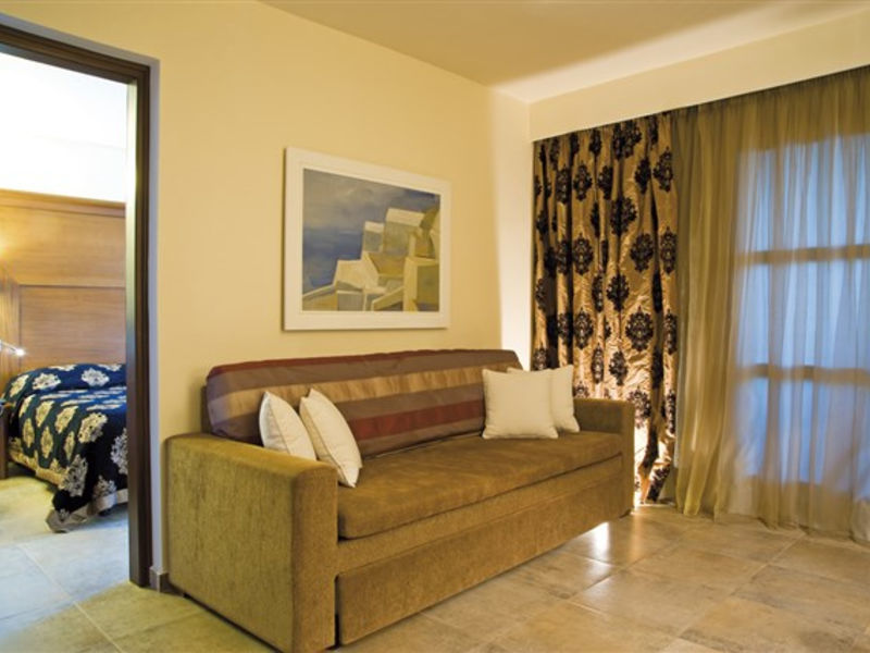 Aressana Spa Hotel & Suites
