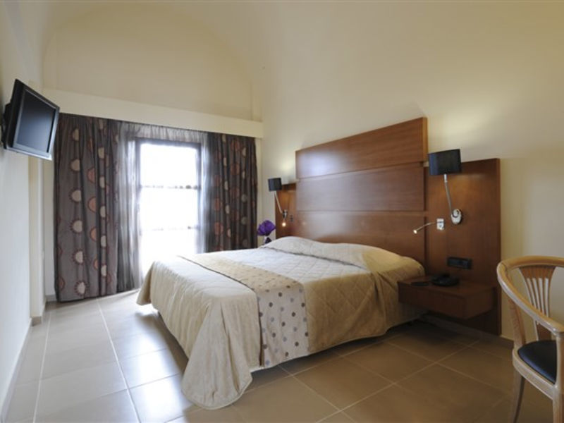 Aressana Spa Hotel & Suites