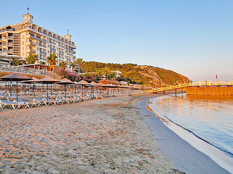 Aria Resort & Spa