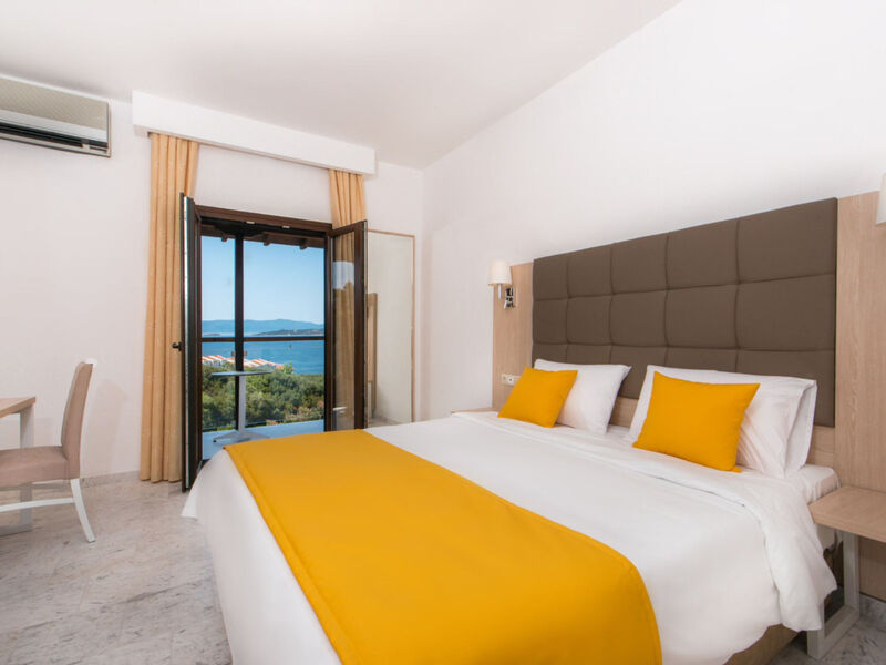 Aristoteles Holiday Resort & Spa