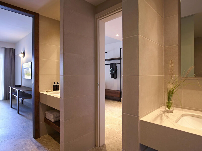 Asterion Suites & SPA