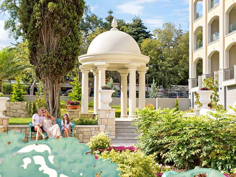 Astor Garden