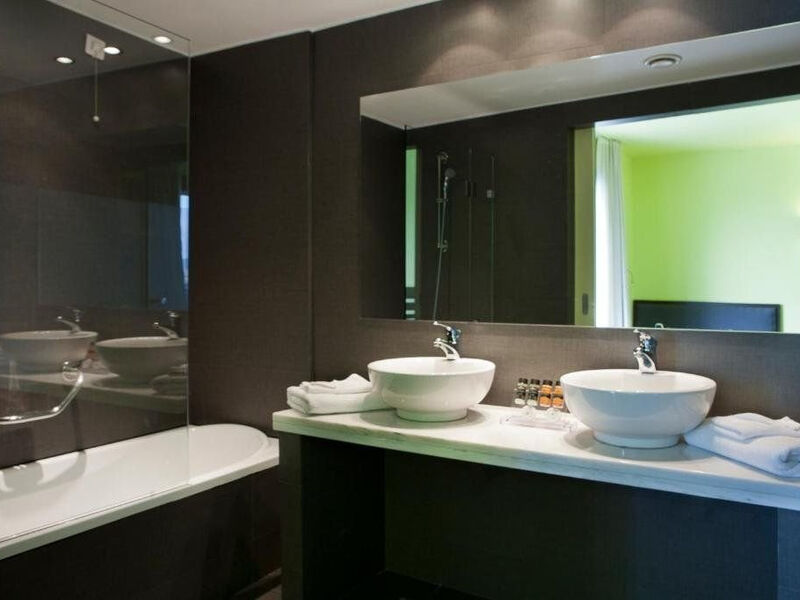 Athens Center Square