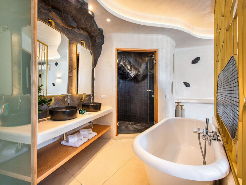 Athina Luxury Suites