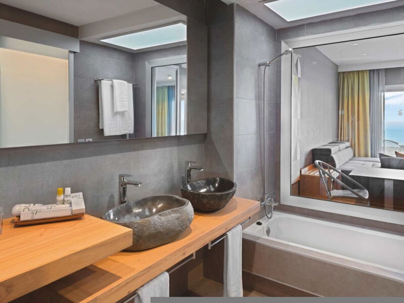 Atlantic Mirage Suites & Spa