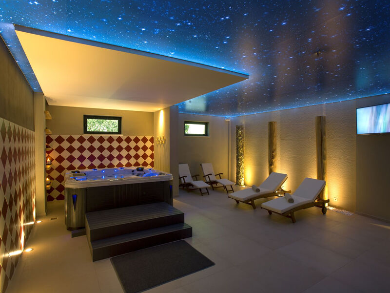 Atlantis Beach Hotel