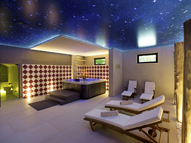 Atlantis Beach Hotel