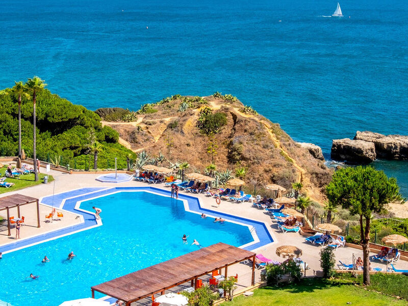 Auramar Beach Resort