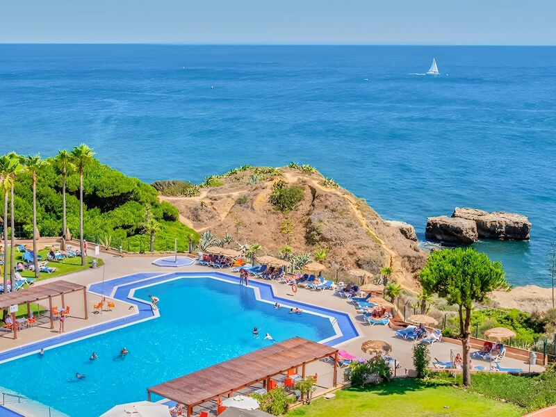 Auramar Beach Resort