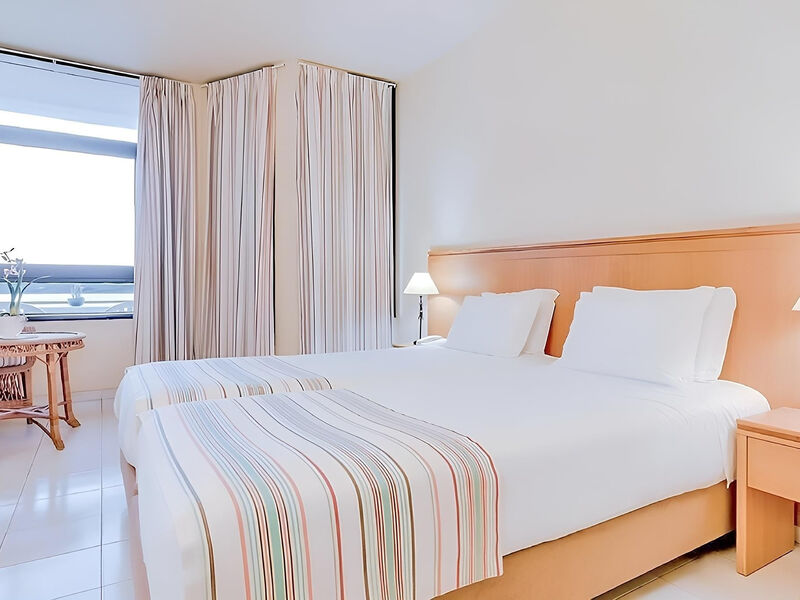 Auramar Beach Resort