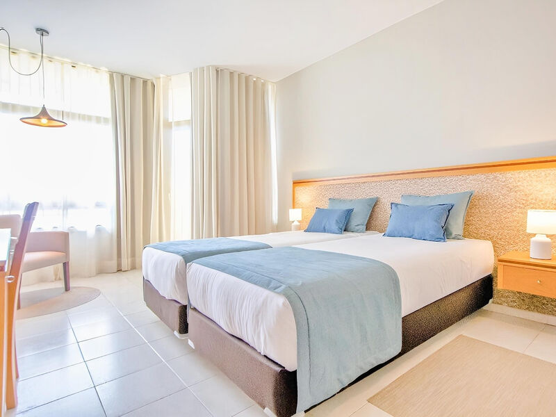 Auramar Beach Resort