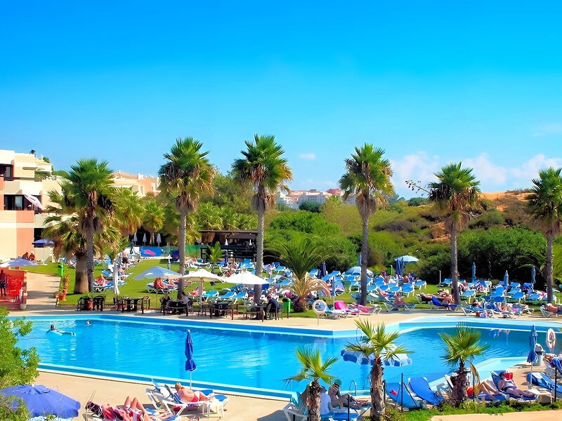 Auramar Beach Resort