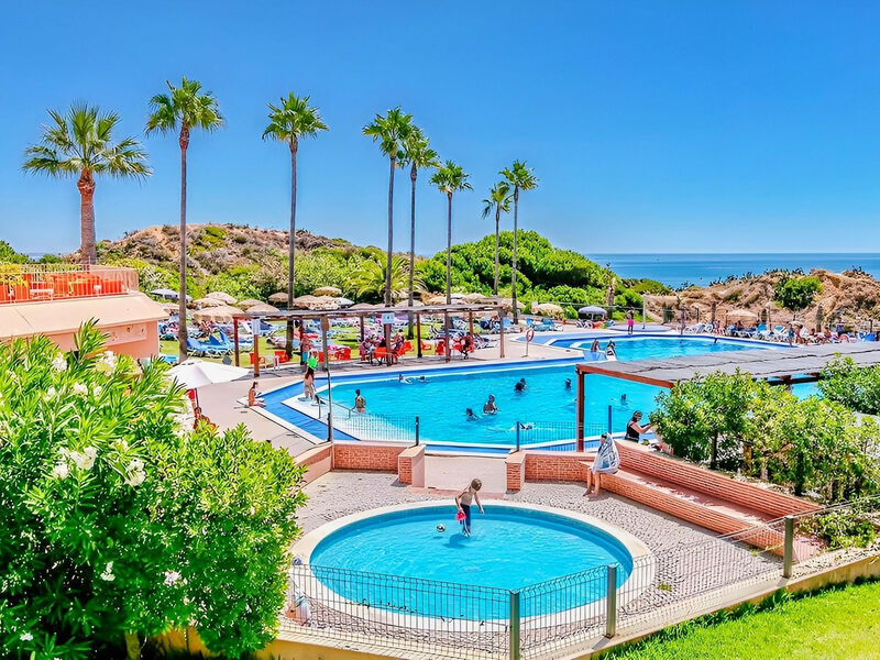 Auramar Beach Resort