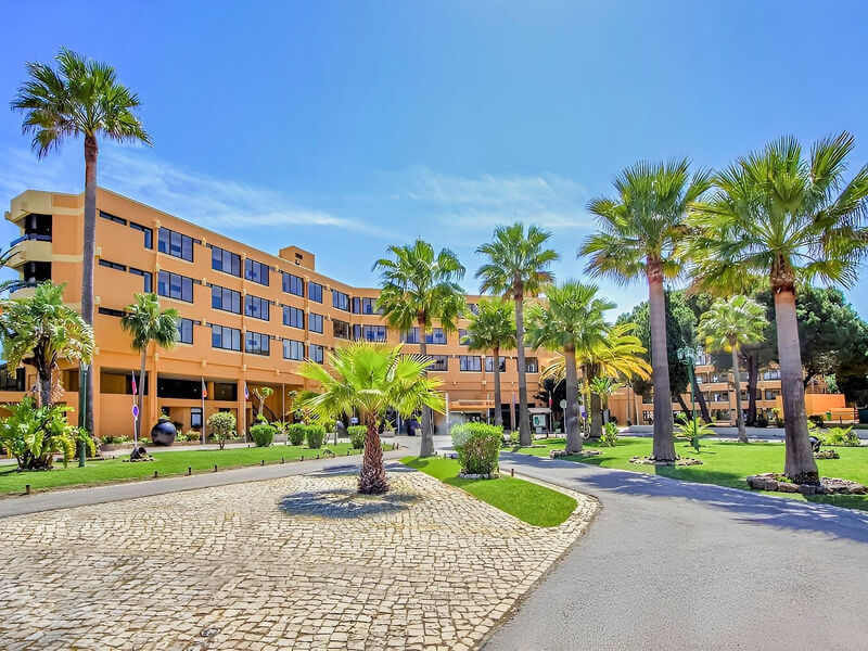 Auramar Beach Resort