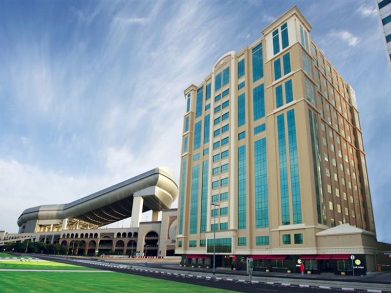 Auris Plaza