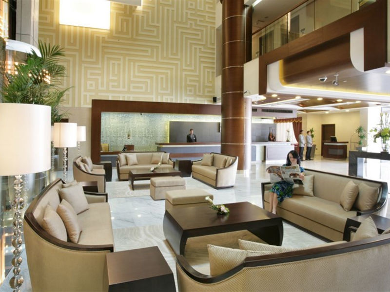 Auris Plaza