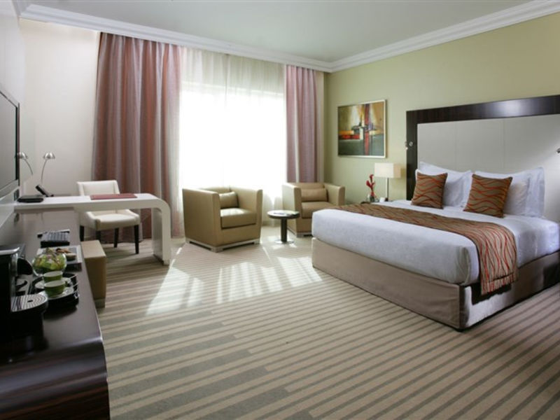 Auris Plaza