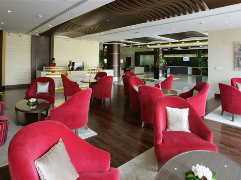 Auris Plaza