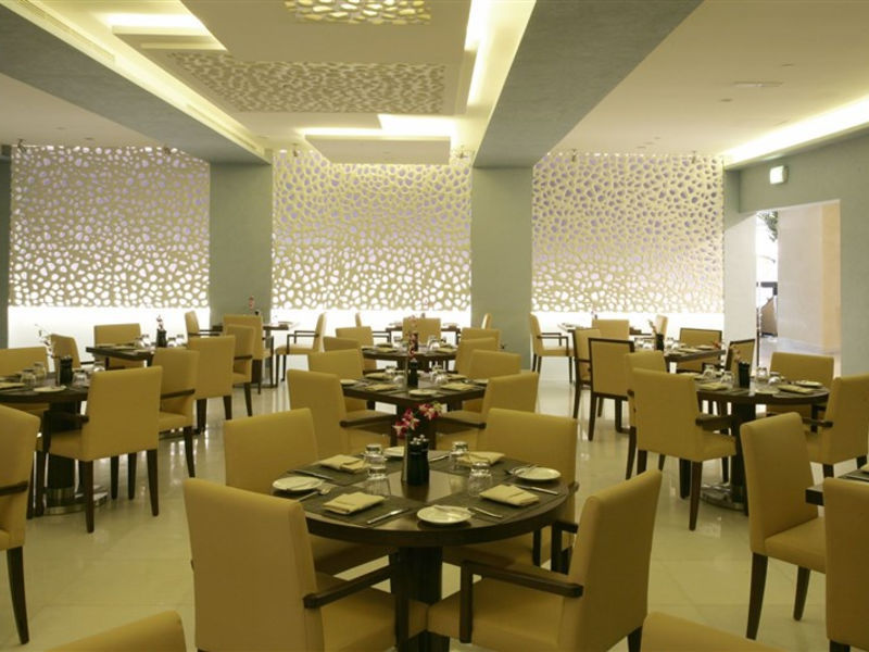 Auris Plaza