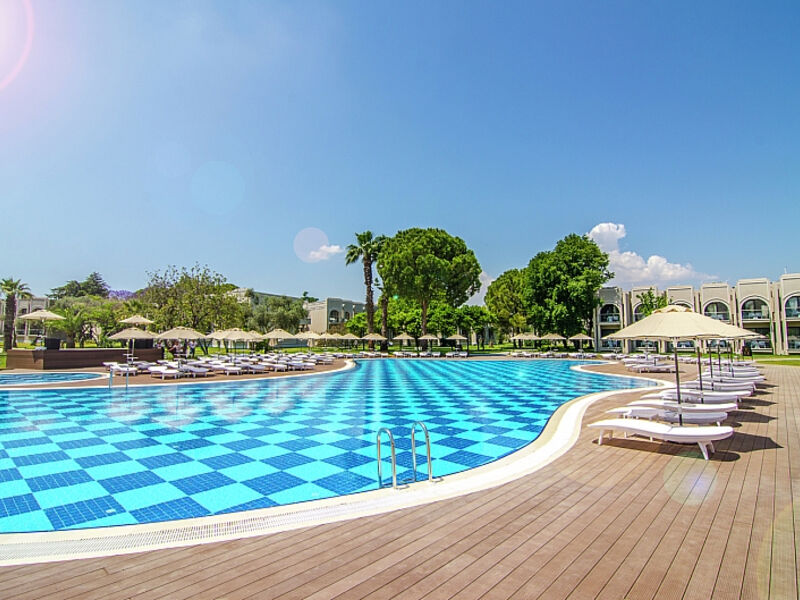 Aurum Spa & Beach Resort