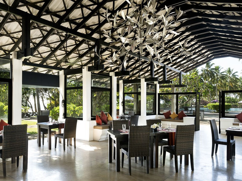 Hotel Avani Bentota Resort & Spa