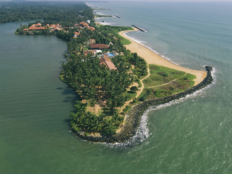 Hotel Avani Kalutara Resort