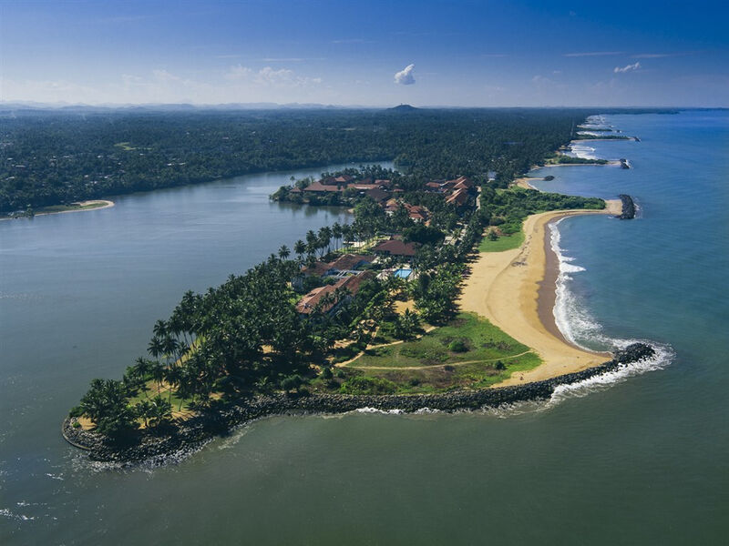 Hotel Avani Kalutara Resort