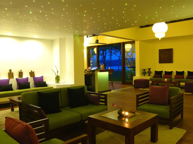 Hotel Avani Kalutara Resort