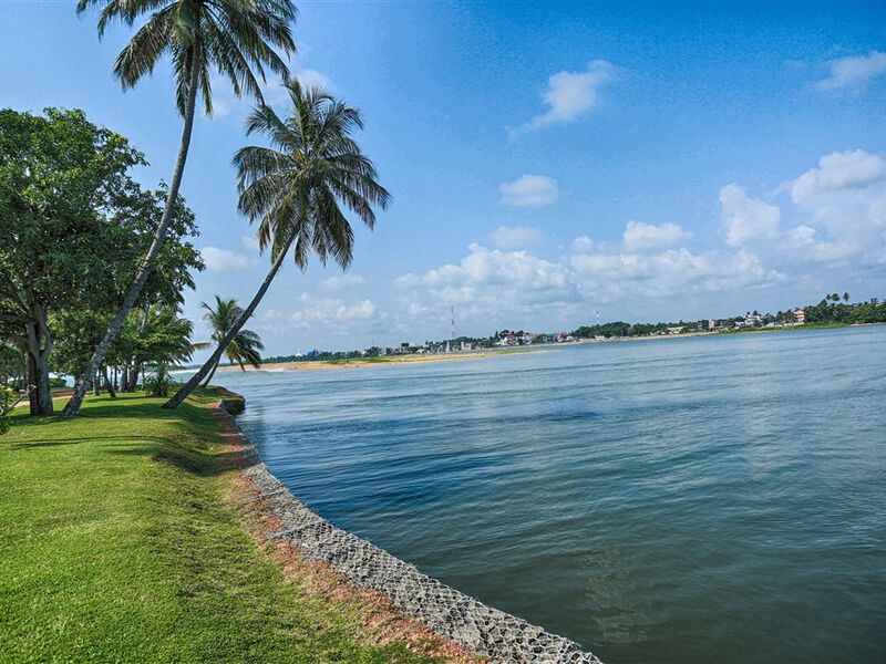 Hotel Avani Kalutara Resort