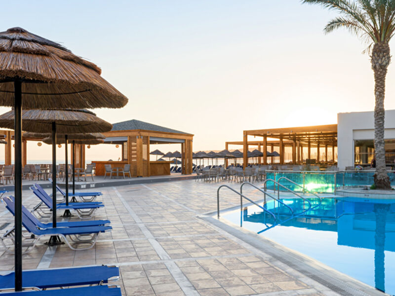 Avra Beach Resort Hotel & Bungalows