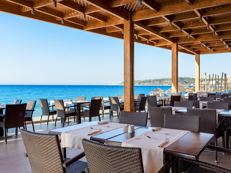 Avra Beach Resort Hotel & Bungalows