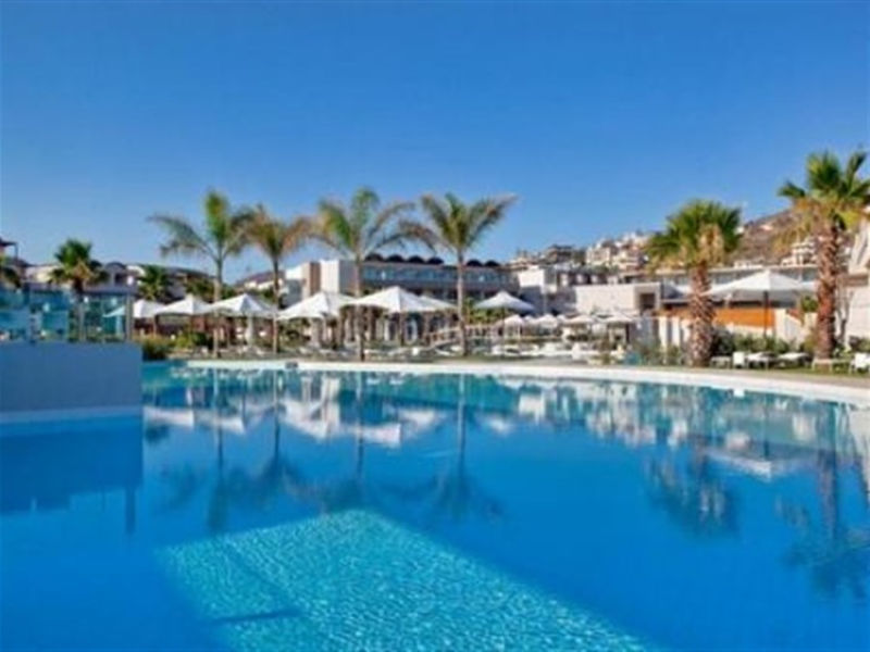 Avra Imperial Beach Resort & Spa