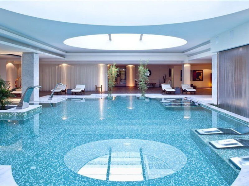 Avra Imperial Beach Resort & Spa