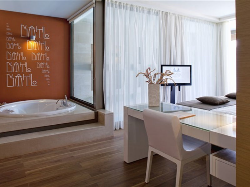 Avra Imperial Beach Resort & Spa